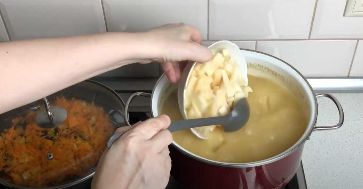 Классический гороховый суп с копчеными ребрышками-Шаг 10