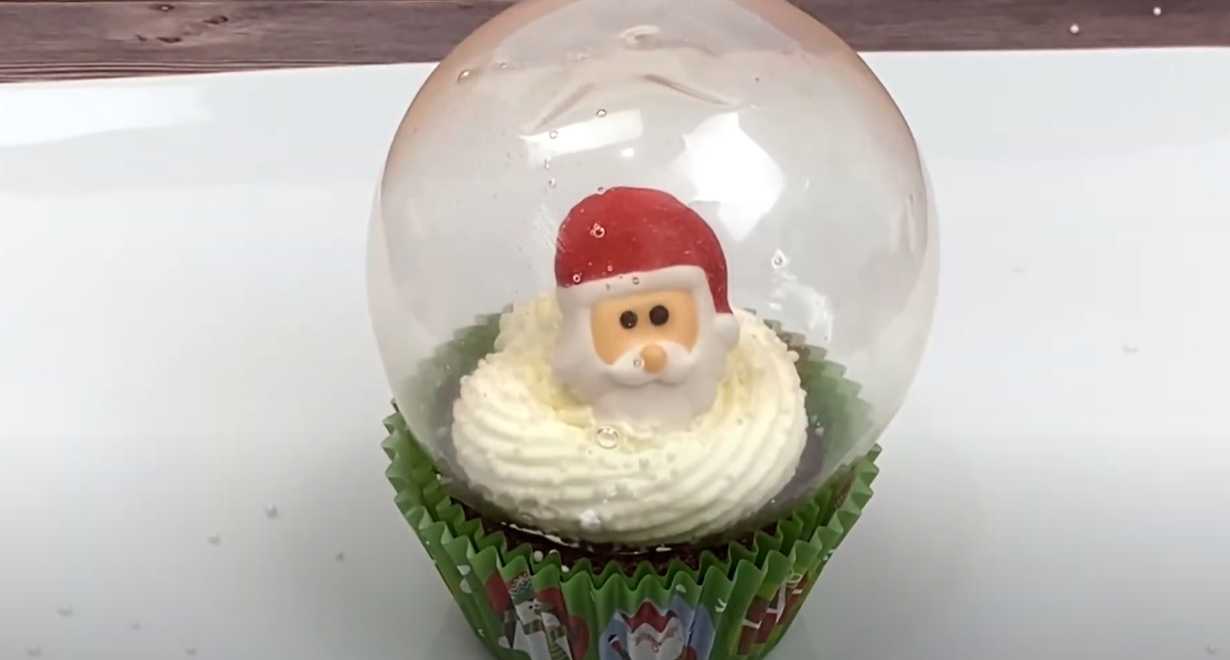 Новогодние капкейки с шариками-Шаг 16