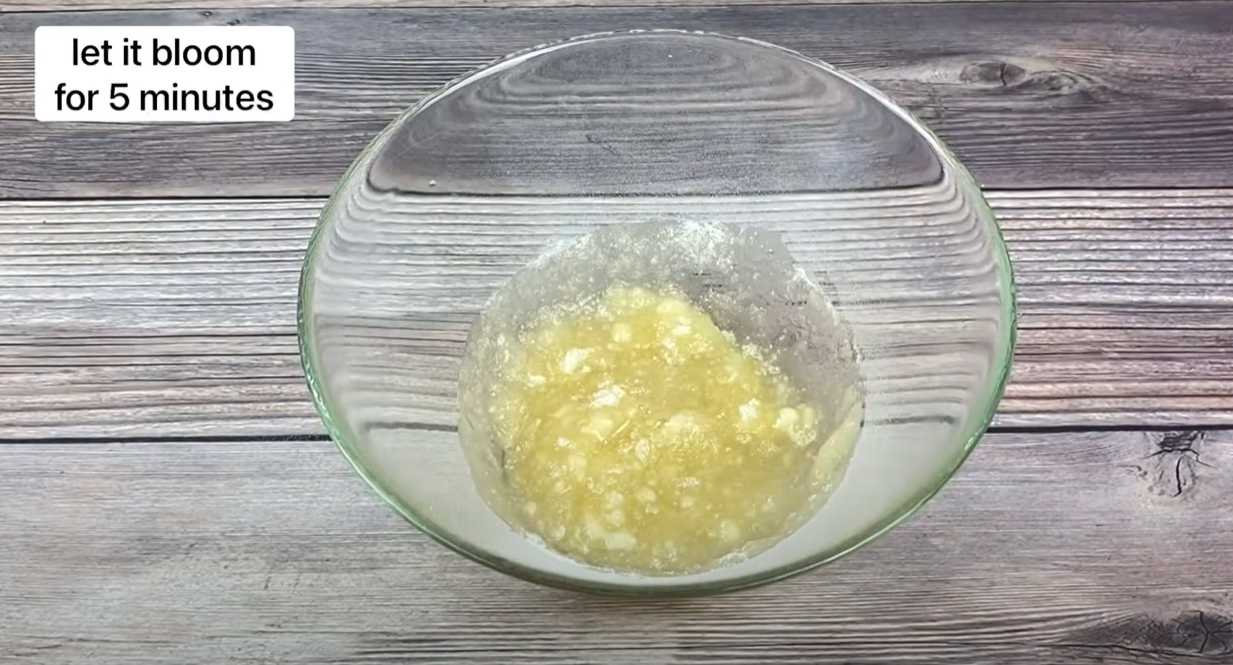 Новогодние капкейки с шариками-Шаг 3