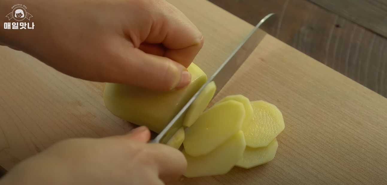 Запеченный картофель в сливочном соусе-Шаг 1