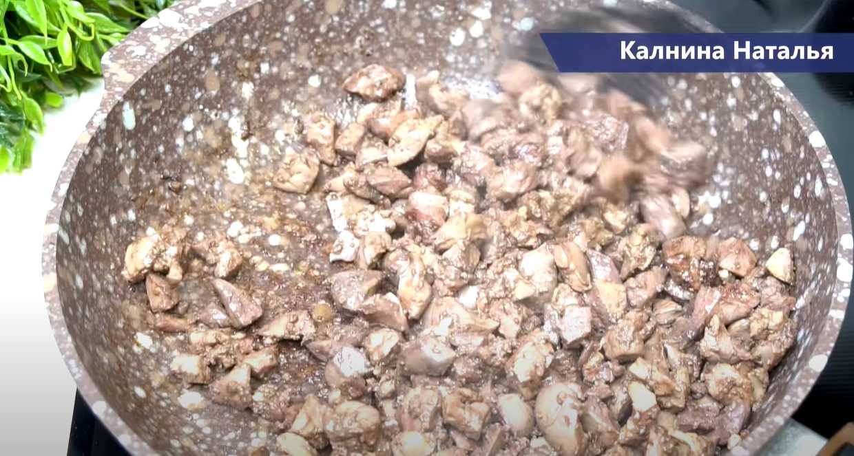 Классический салат из куриной печени-Шаг 6