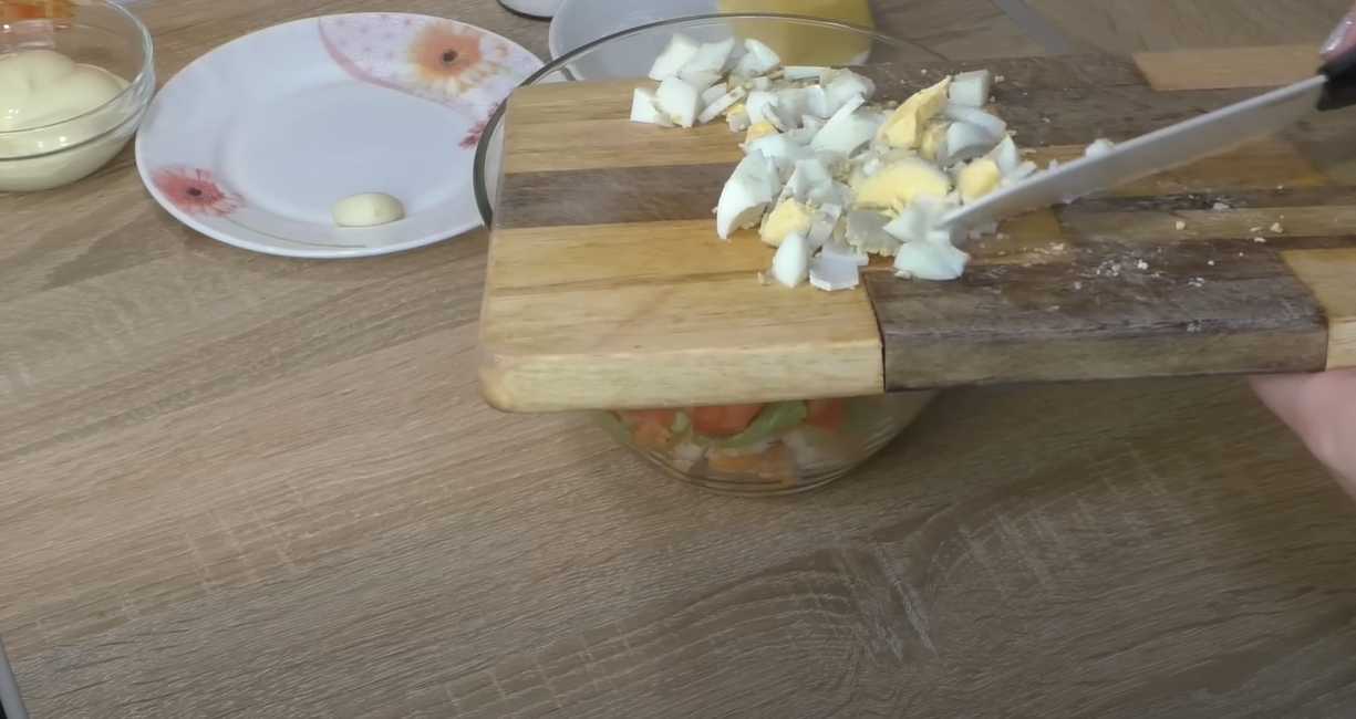 Классический салат с креветками-Шаг 4