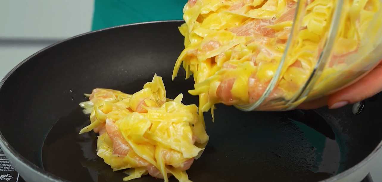 Картофельная запеканка с курицей в сковороде-Шаг 4