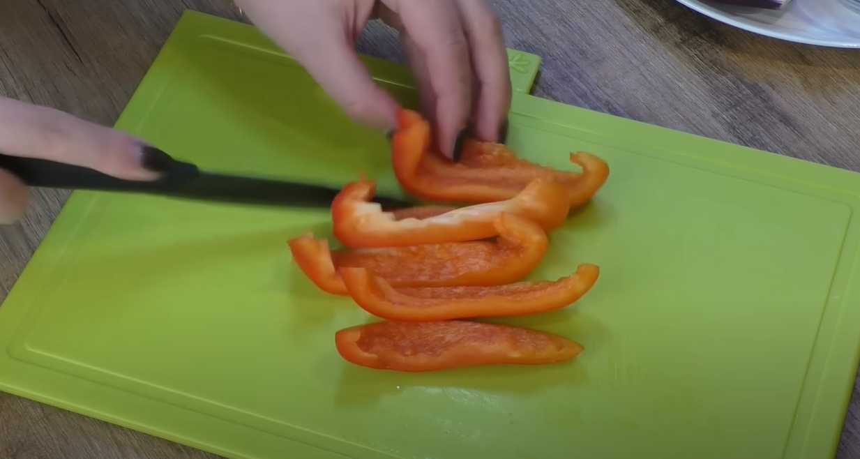 Греческий салат с фетаксой и маслинами-Шаг 3
