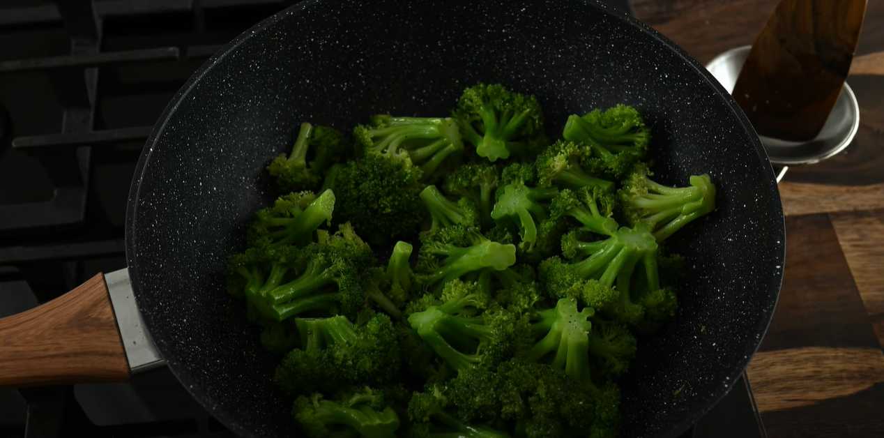Обжаренные баклажаны с сыром и брокколи-Шаг 7