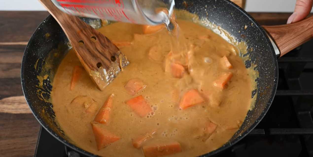 Сладкий картофель в кокосовом молоке-Шаг 7