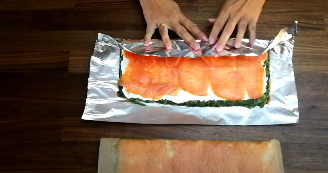 Рулет из шпината, лосося и сыра-Шаг 7