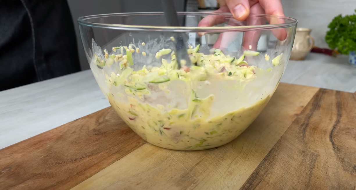 Оладьи из капусты и овощей с сырным соусом-Шаг 10