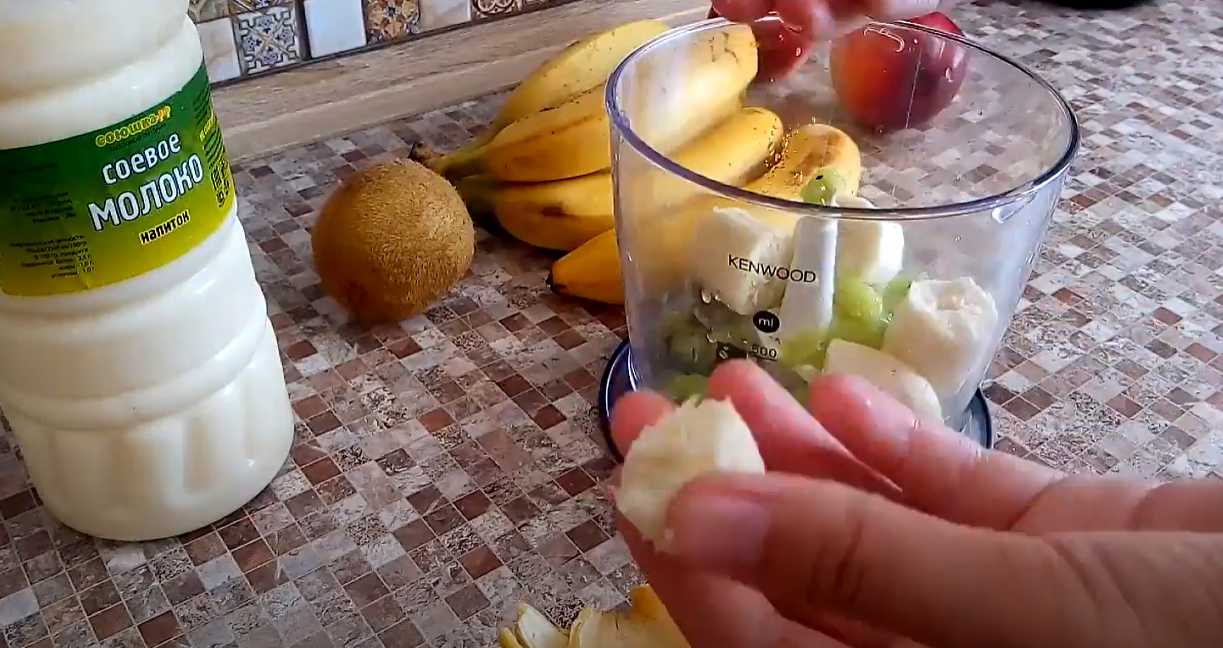 Молочный смузи из банана и киви-Шаг 3
