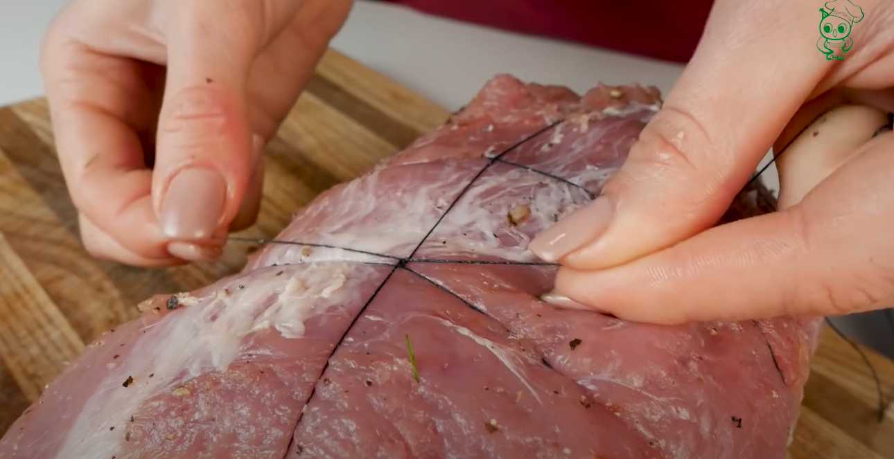 Мясной рулет с виным соусом-Шаг 10