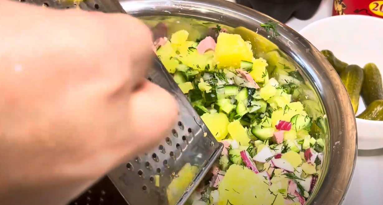 Окрошка с солеными огурцами и квасом-Шаг 4