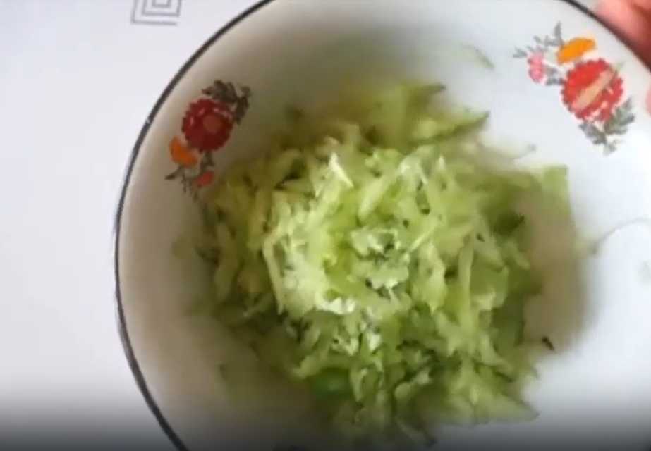 Окрошка с редькой и картофелем на воде с майонезом-Шаг 2