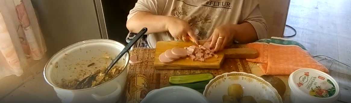 Окрошка с килькой в томатном соусе и квасом-Шаг 5