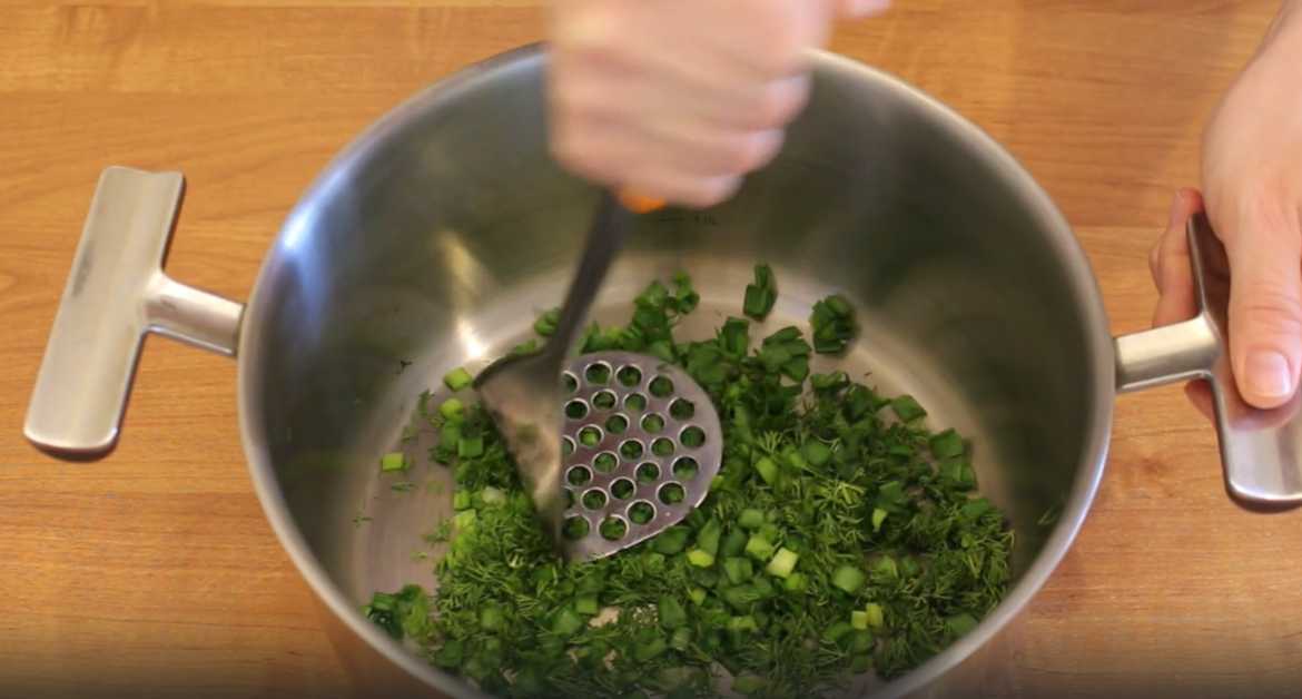 Окрошка на кефире с курицей-Шаг 2