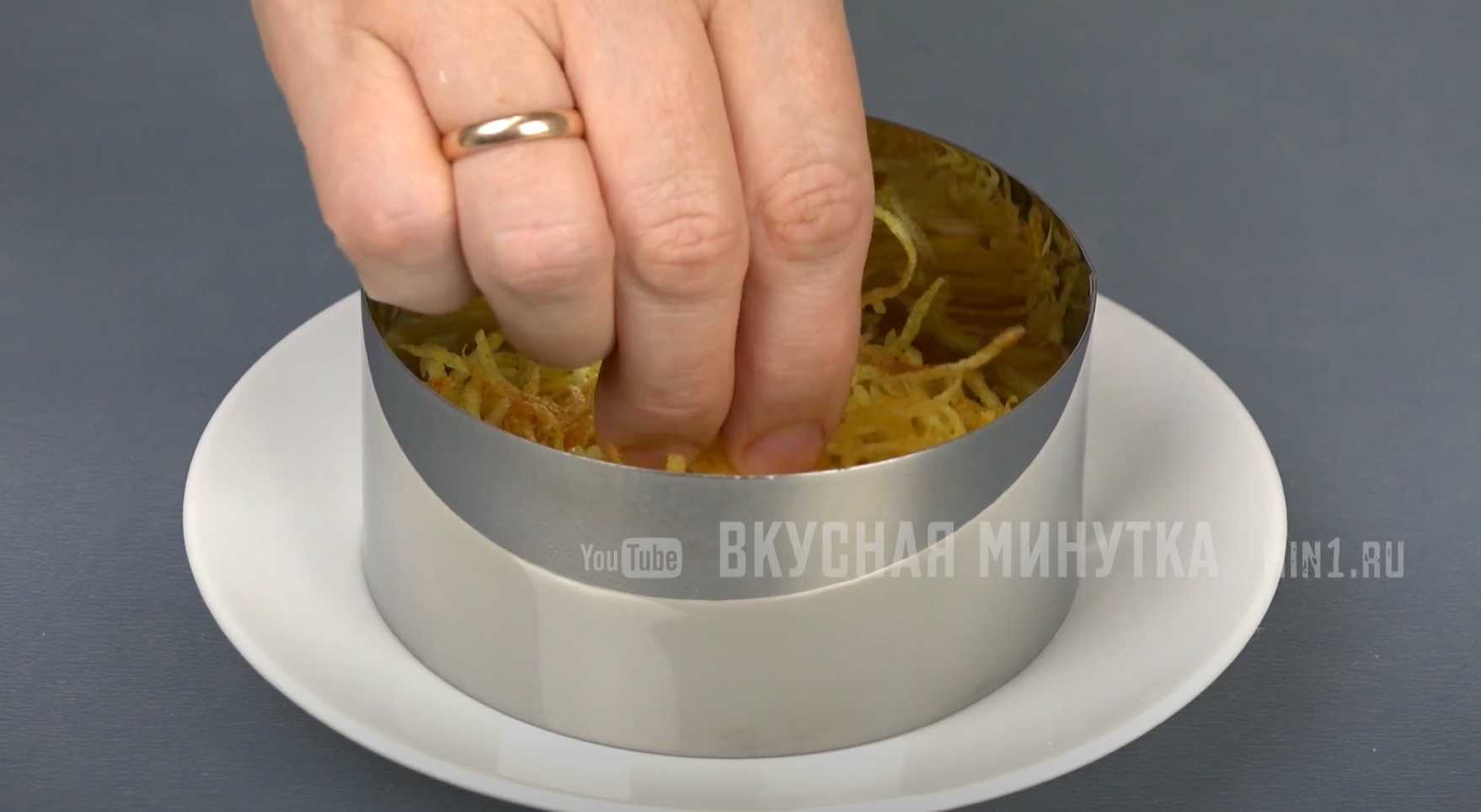 Слоеный салат с картофелем пай-Шаг 4