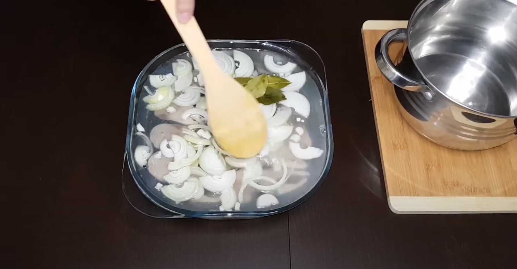 Маринованная скумбрия с луком-Шаг 11