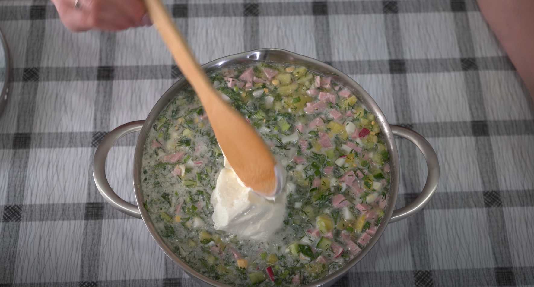 Классическая окрошка с колбасой на квасе со свежим огурцом и картофелем-Шаг 7