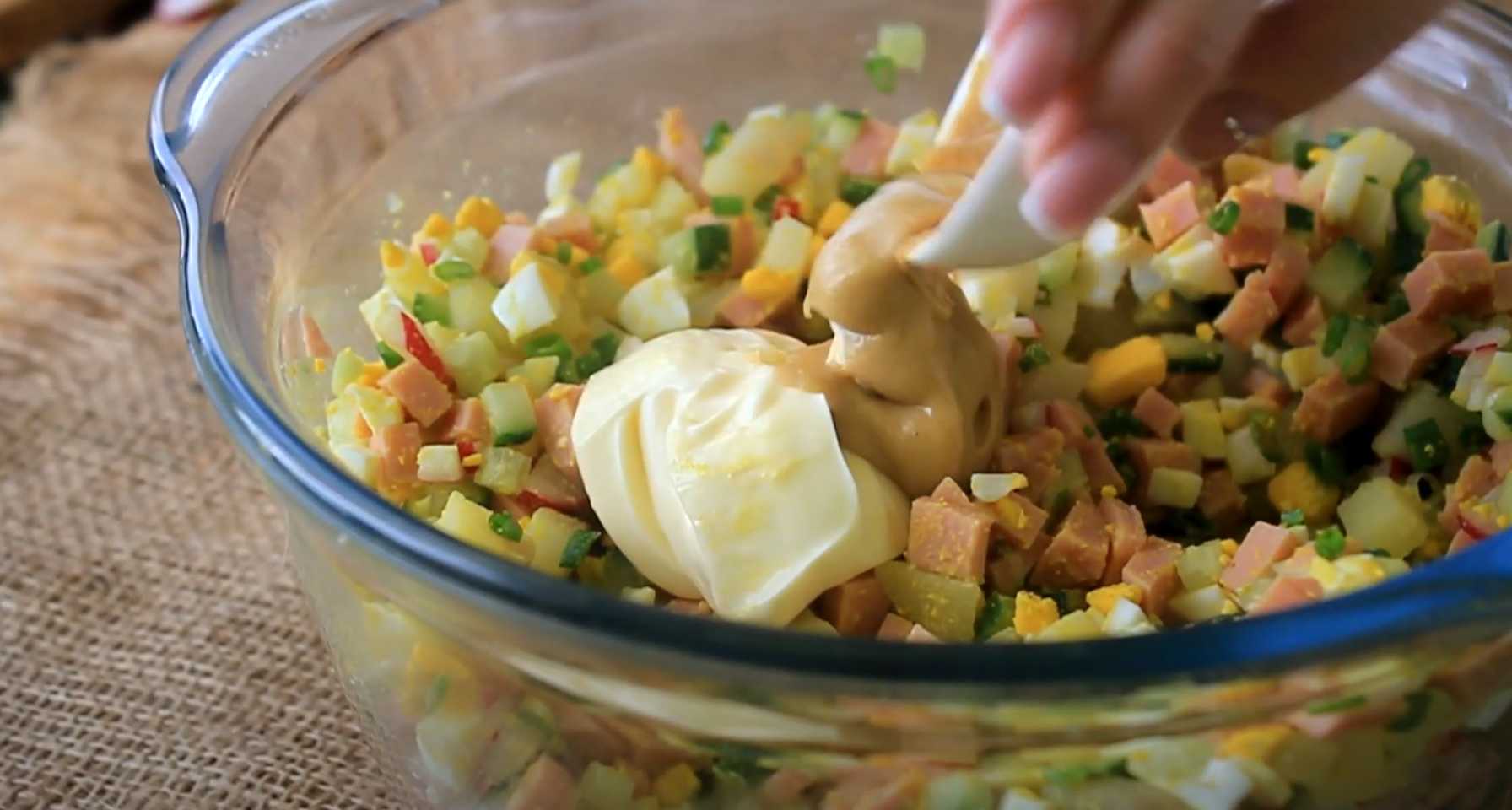 Классическая окрошка с колбасой на кефире со свежим огурцом и картофелем-Шаг 5
