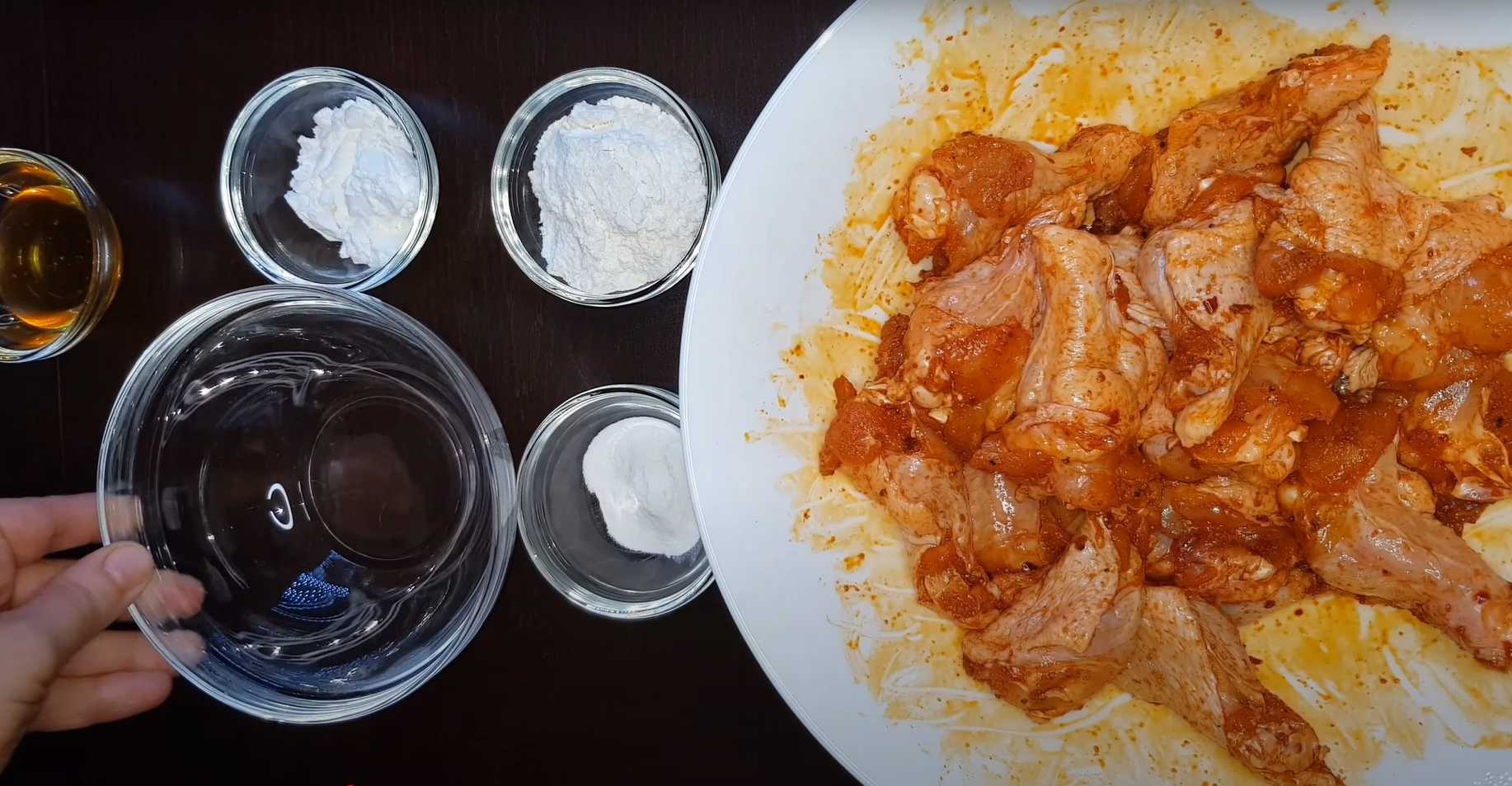 Куриные крылышки баффало с пикантным соусом-Шаг 2