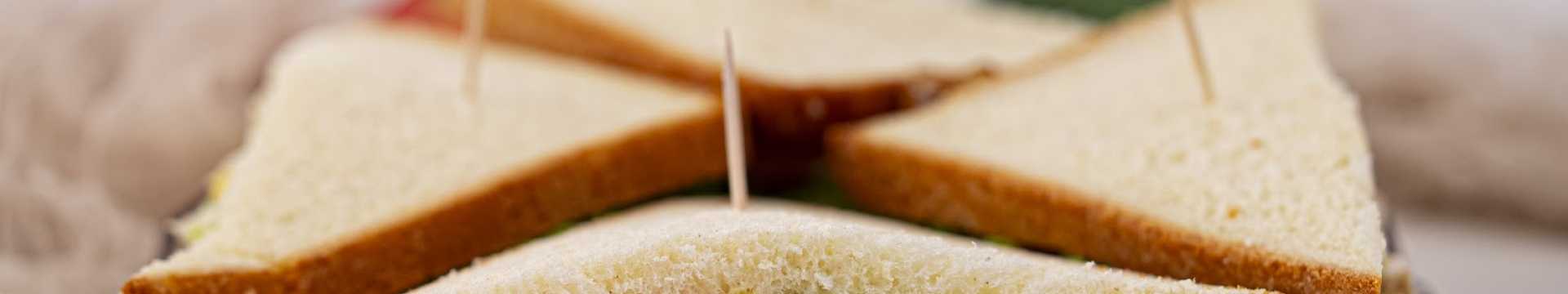 Детский сэндвич с курицей, яйцом и моцареллой — Eda.Video