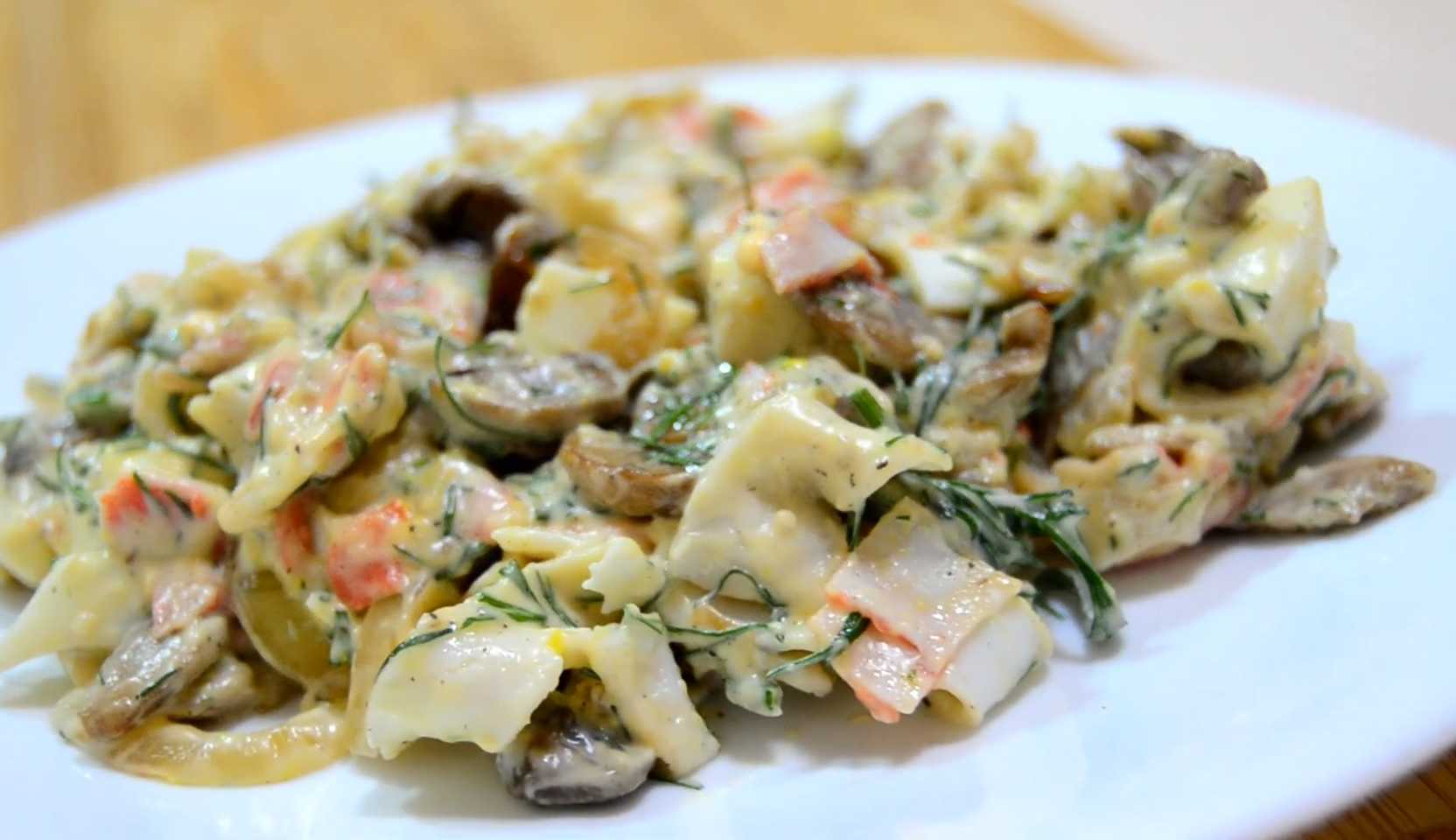 Изображение блюда: Салат с грибами и крабовыми палочками — Eda.Video