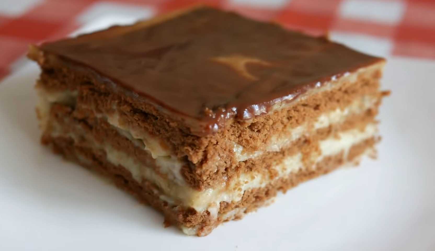 Изображение блюда: Торт из печенья с бананами и заварным кремом без выпечки — Eda.Video