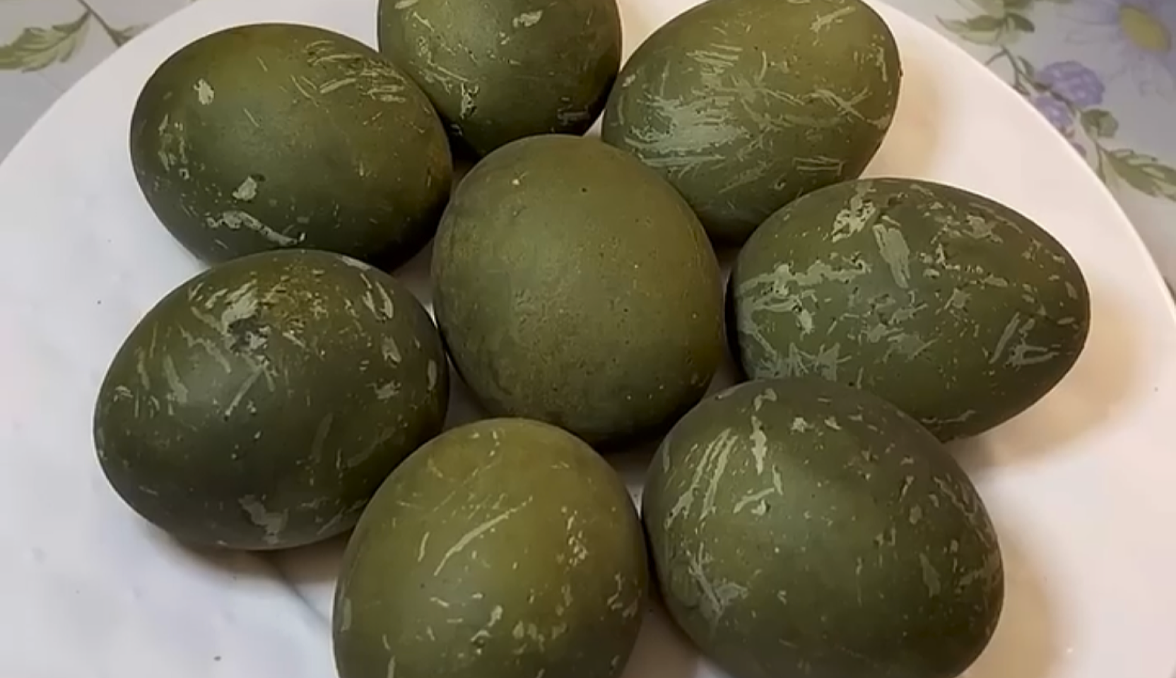 Изображение блюда: Зеленые яйца на Пасху — Eda.Video