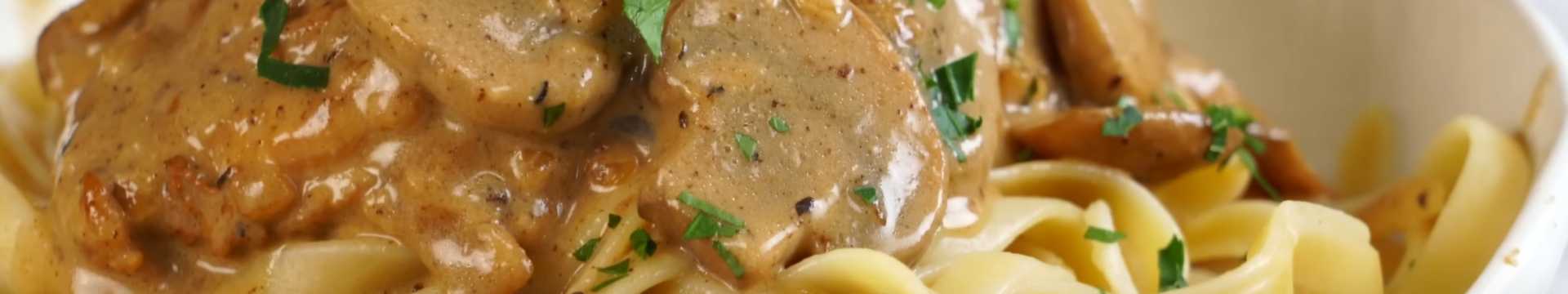 Куриный строганов с грибами — Eda.Video