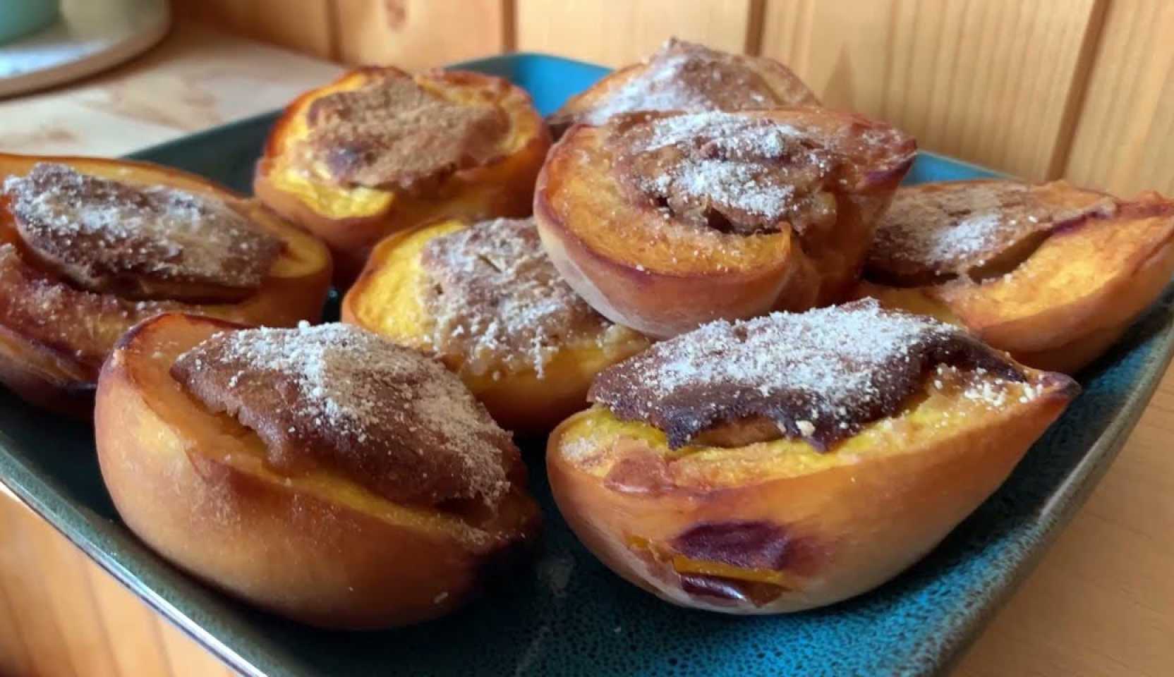 Изображение блюда: Запеченные персики по-итальянски — Eda.Video