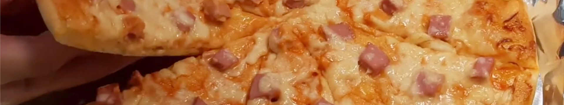 Домашняя пицца с колбасой и сыром в духовке — Eda.Video