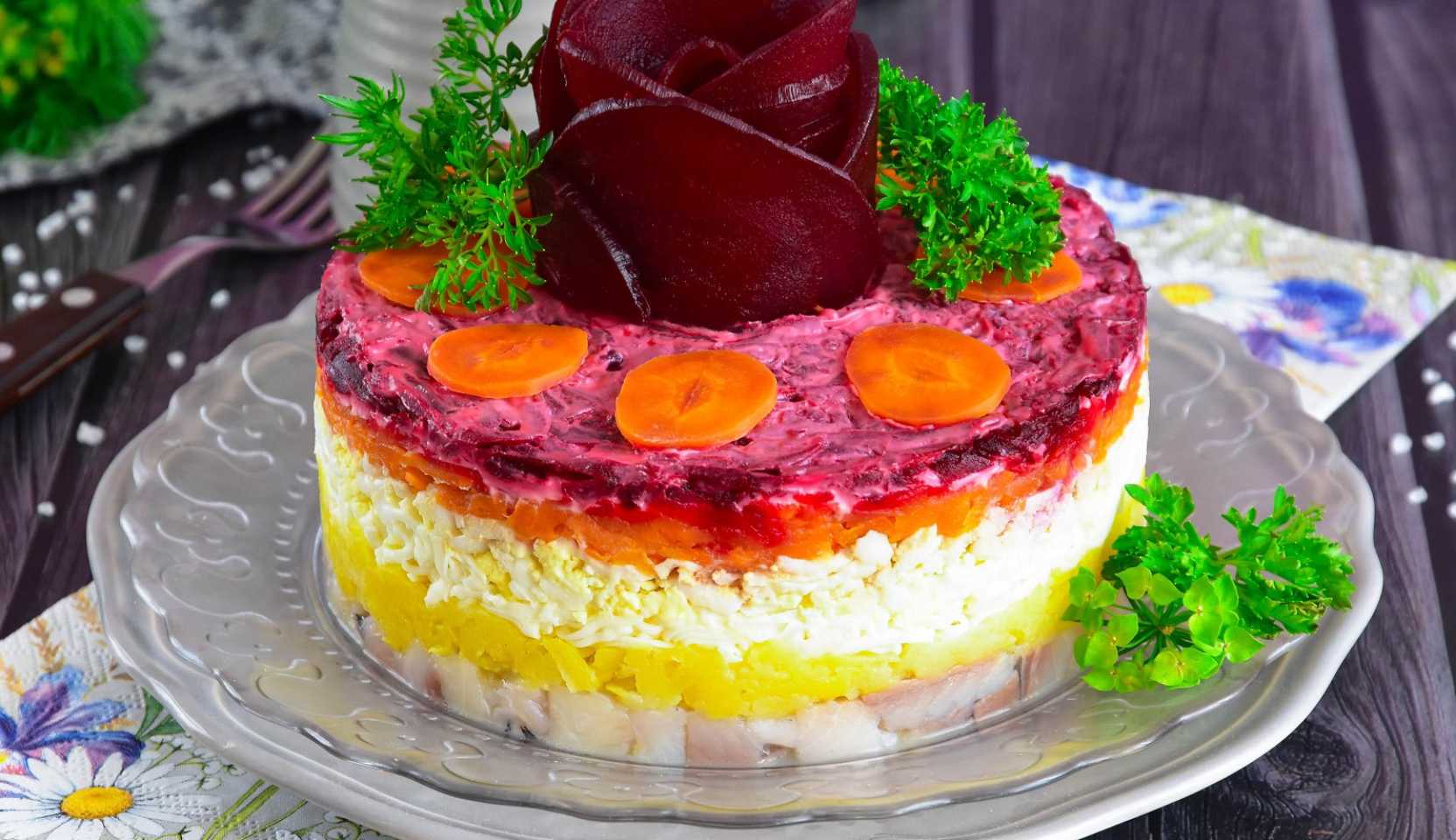 Изображение блюда: Селедка под шубой с плавленым сыром — Eda.Video