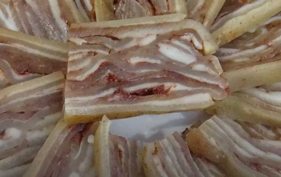 Новый рецепт: Закуска из свиных шкурок “Мужской характер” — Eda.Video