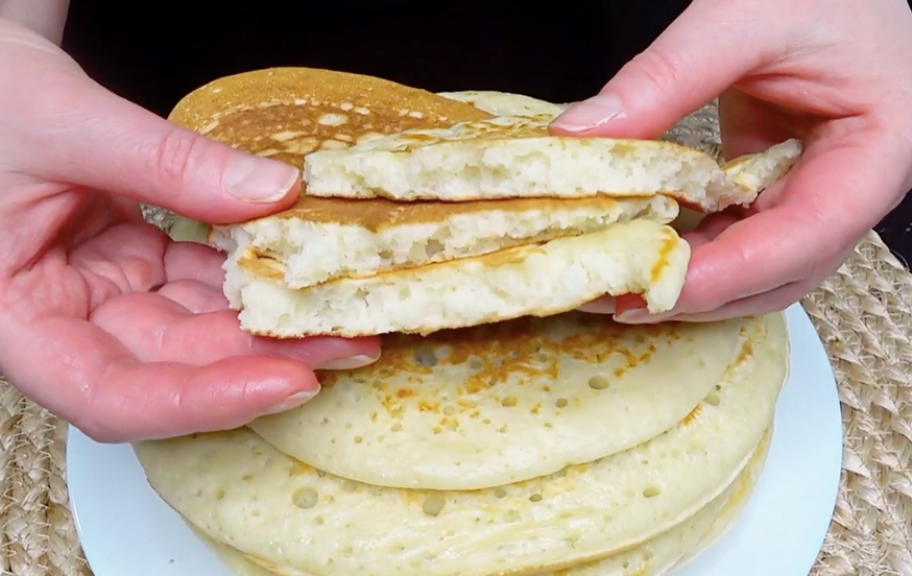 Новый рецепт: Толстые блины на кефире — Eda.Video