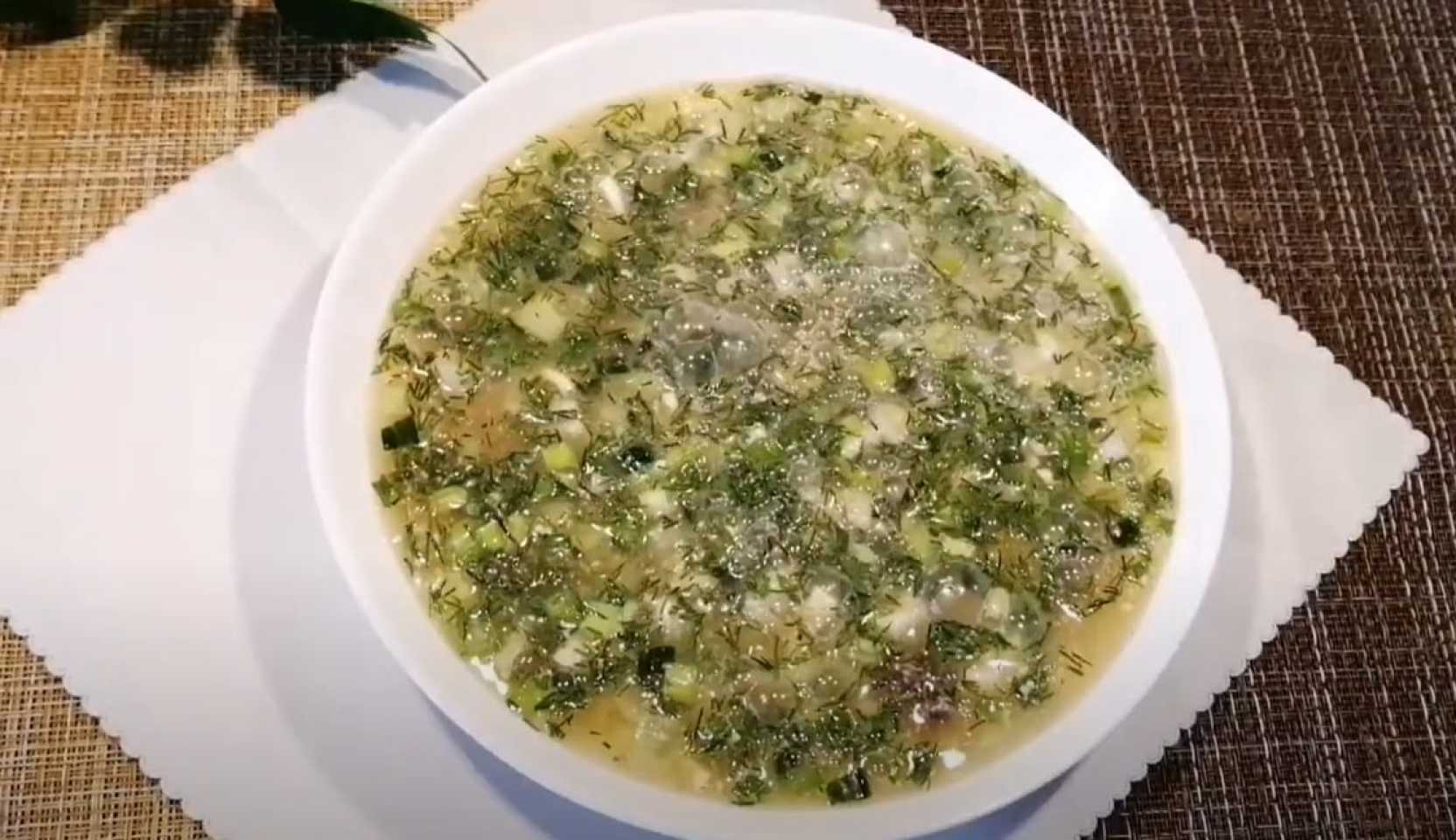 Изображение блюда: Окрошка на квасе с мясом — Eda.Video