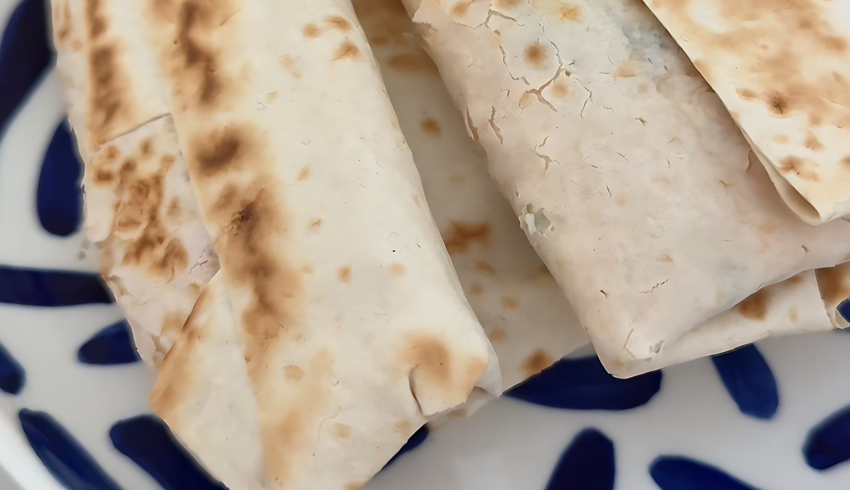 Изображение блюда: Крабовый ролл с яйцом и огурцом в лаваше — Eda.Video