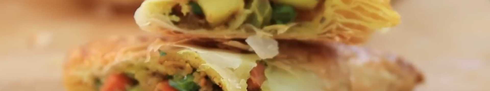 Слоеные пирожки карри с овощами — Eda.Video