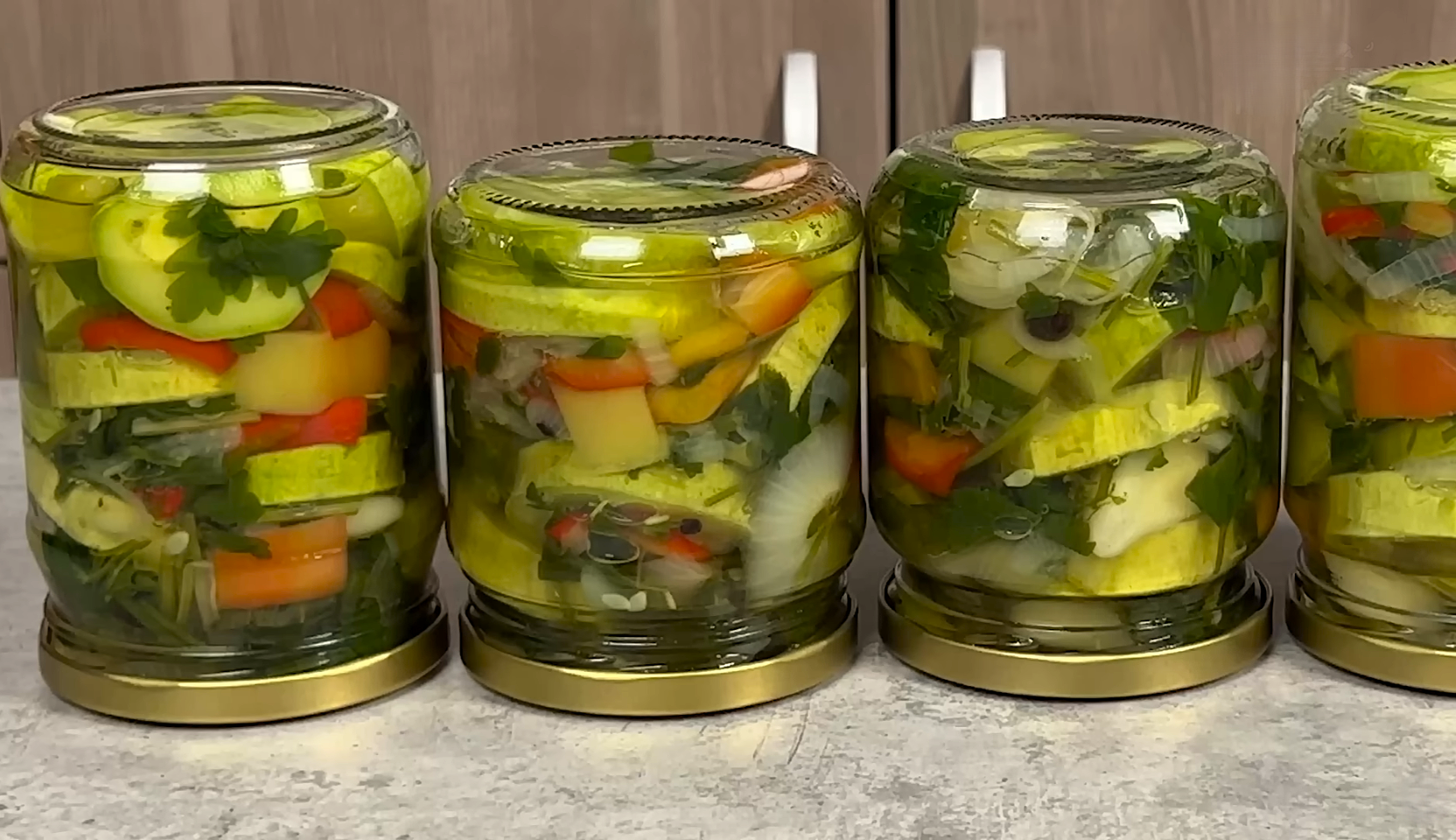 Изображение блюда: Кабачки с овощами на зиму — Eda.Video