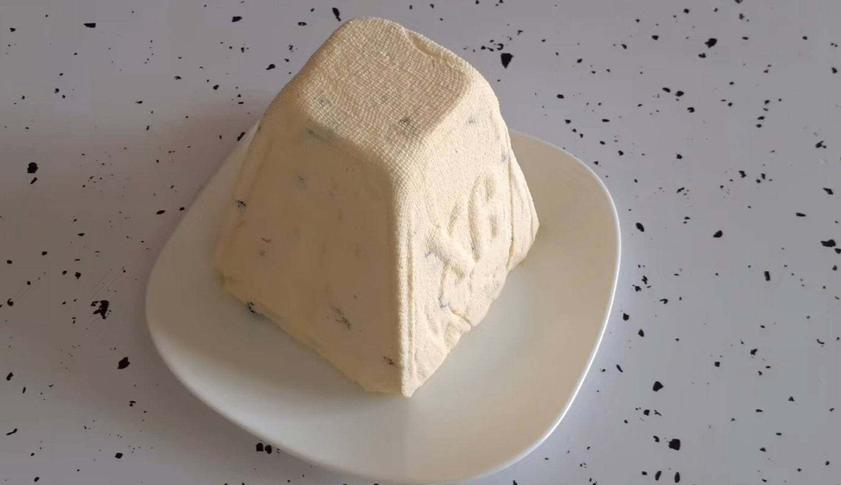 Изображение блюда: Творожная пасха с изюмом — Eda.Video