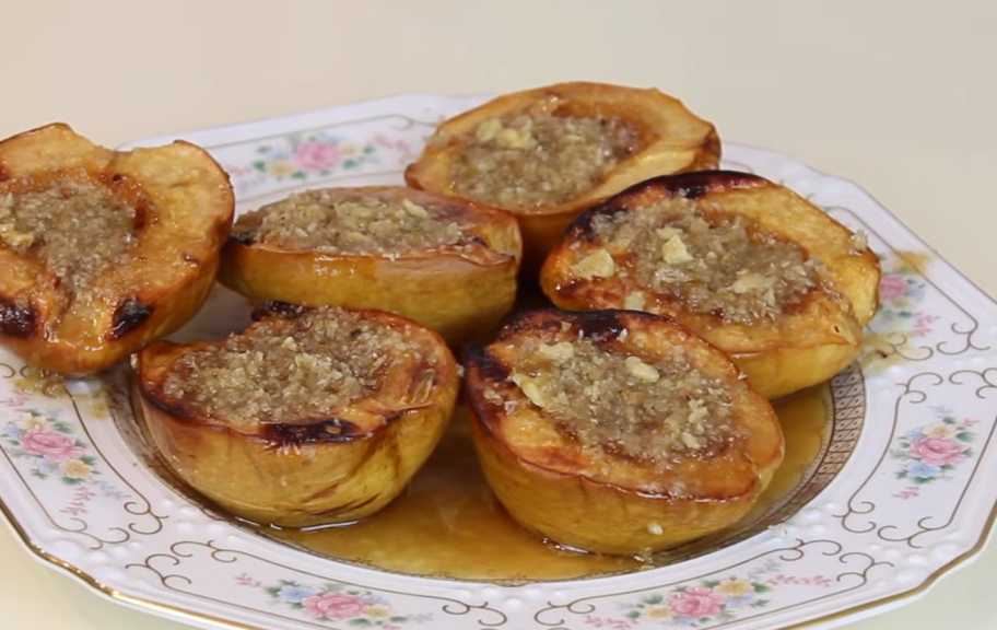 Новый рецепт: Запеченная айва с медом и орехами — Eda.Video