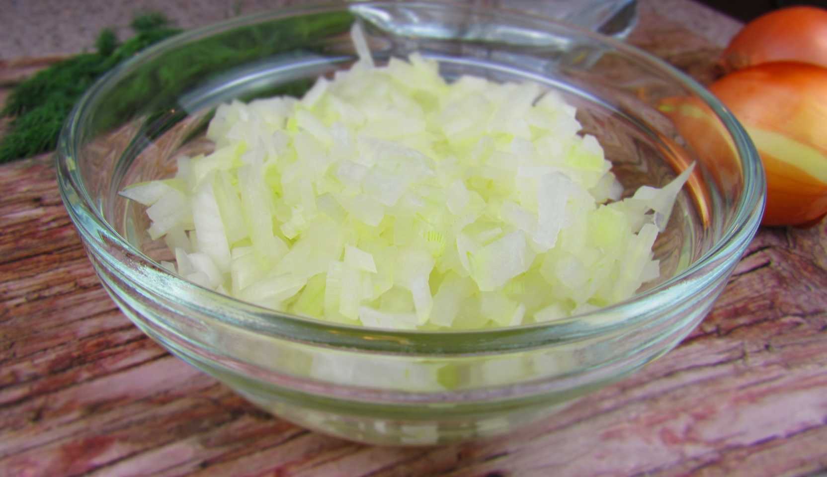 Изображение блюда: Маринованный лук для селедки под шубой — Eda.Video