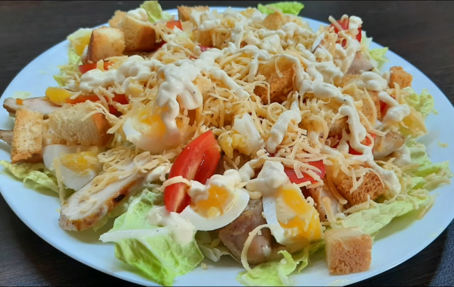 Рецепт: Салат Цезарь с пекинской капустой и курицей