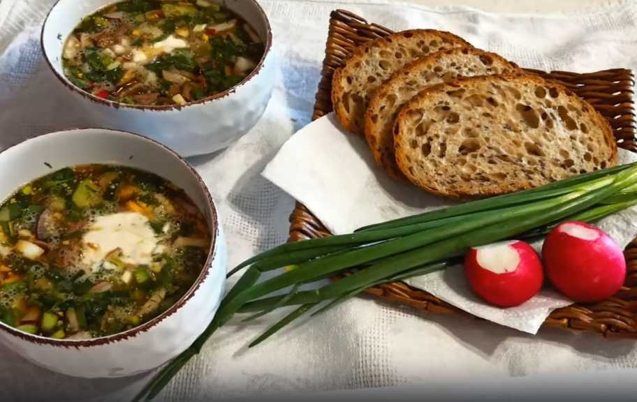 Рецепт: Окрошка с говядиной на квасе