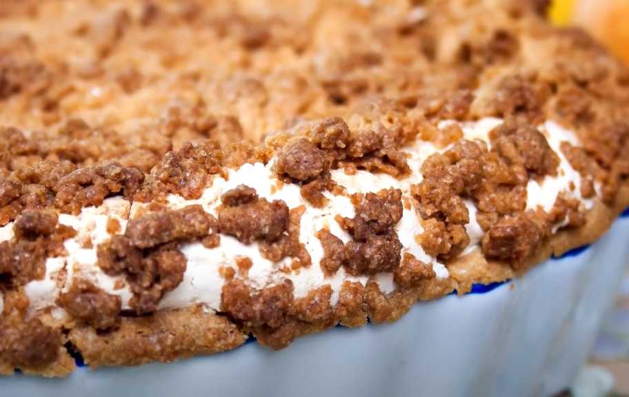 Рецепт: Песочная шарлотка с яблоками