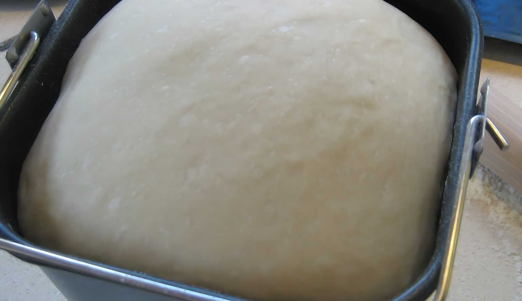 Изображение блюда: Тесто для пиццы в хлебопечке — Eda.Video