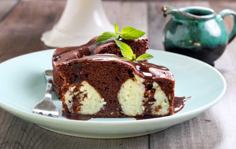Рецепт: Творожный торт с шоколадом и кокосом