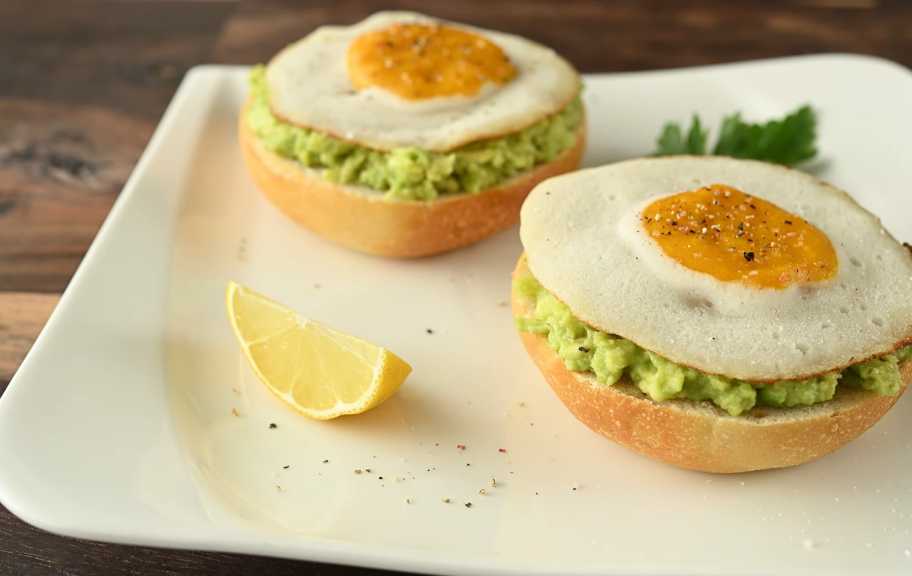 Новый рецепт: Завтрак с веганской яичницей — Eda.Video