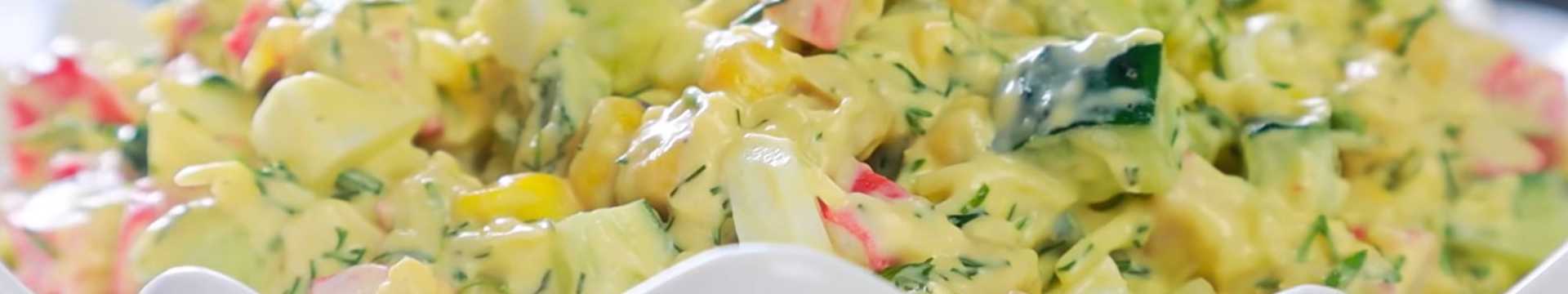 Салат с крабовыми палочками и кукурузой — Eda.Video