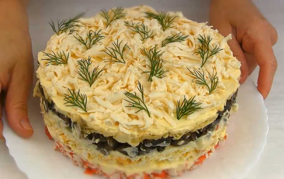 Новый рецепт: Крабовый салат с грибами — Eda.Video