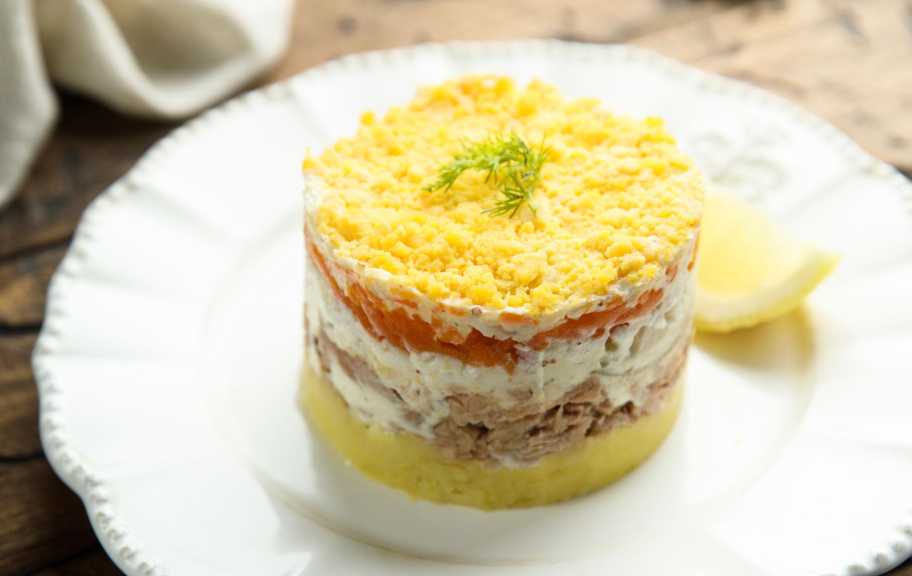 Новый рецепт: Мимоза с курицей — Eda.Video