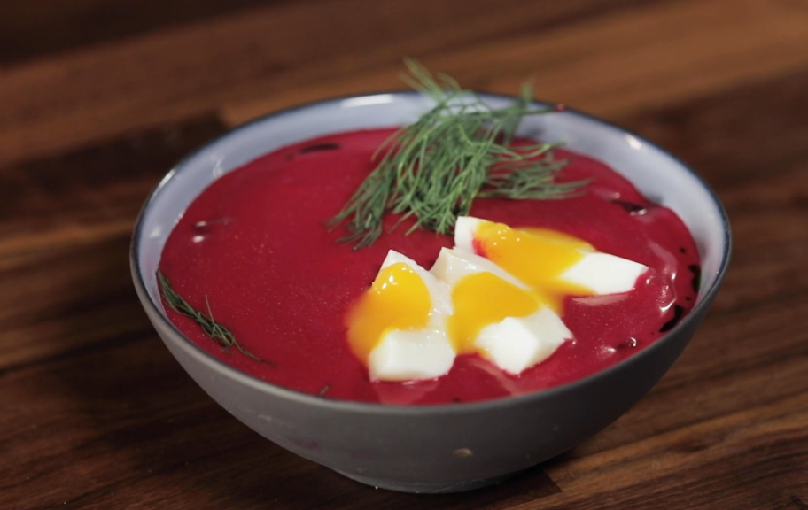 Новый рецепт: Холодный борщ с мясом — Eda.Video